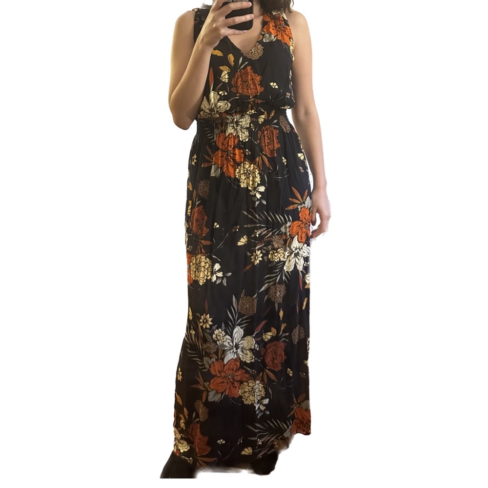 Maxi floral dress with slits